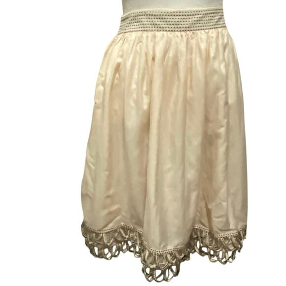 ECI Cream Skirt with Navy Blue Scalloped Embroidered Edge Details, Size 14 - Picture 1 of 13